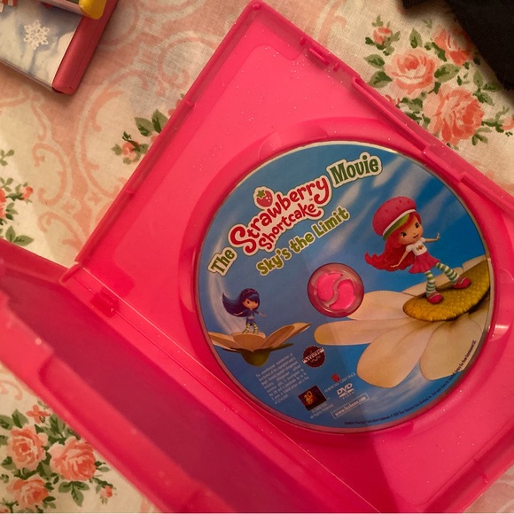 Strawberry shortcake dvd bundle of 3 - Picture 8 of 10